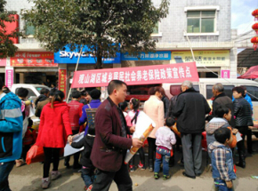 与哲学不同，认知心理学是从知识的来源